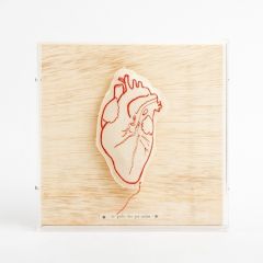 quadro galeria coração bordado